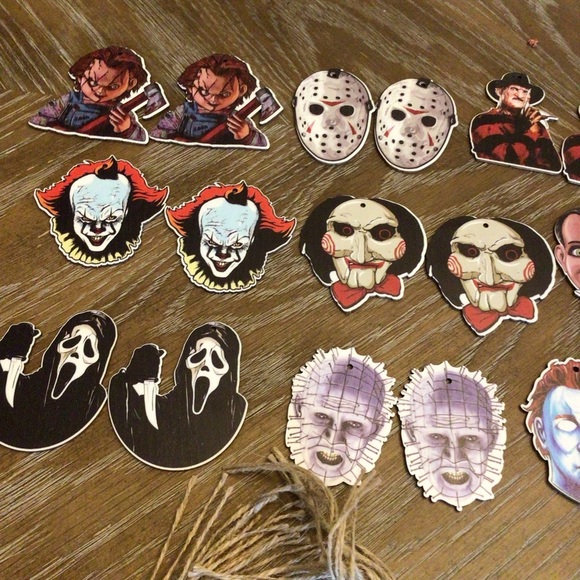 18pc Wooden Halloween Scary Movie Serial Killers Clown Scary Doll Tree Ornaments - Picture 2 of 12